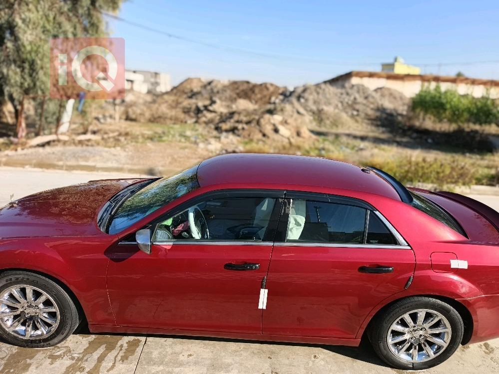 کرایسلەر 300